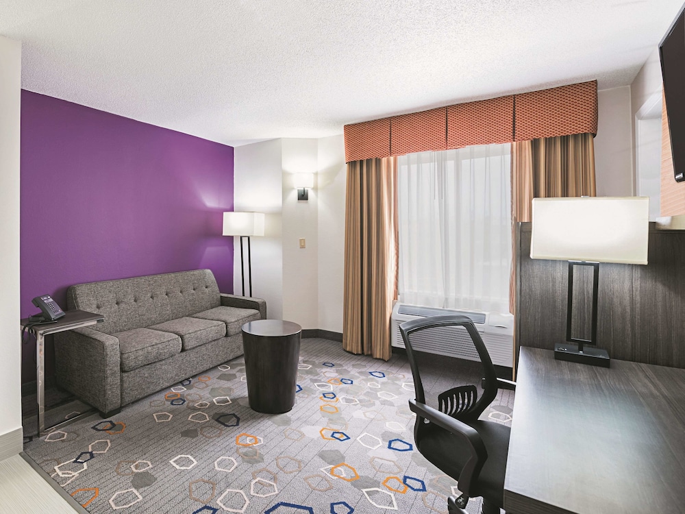 Suite, 1 Bedroom, Non Smoking (1 King Bed) photo 1