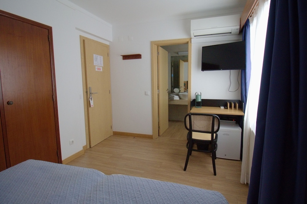 Economy Double or Twin Room photo 3