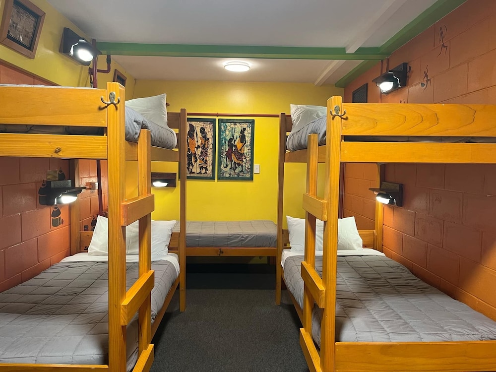 6 Bed Private Room photo 1