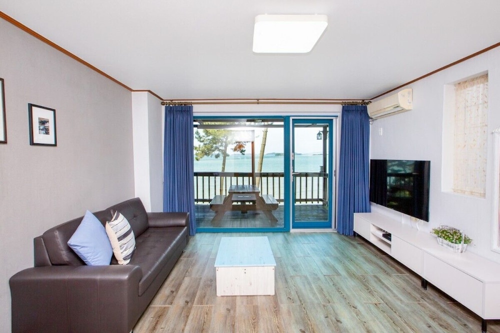 Basic Room, 1 Bedroom (Cosmos) photo 1