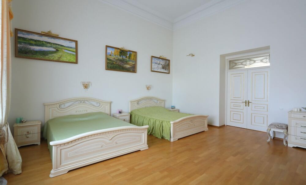 Basic Quadruple Room, 2 Queen Beds, Shared Bathroom (№5) photo 1