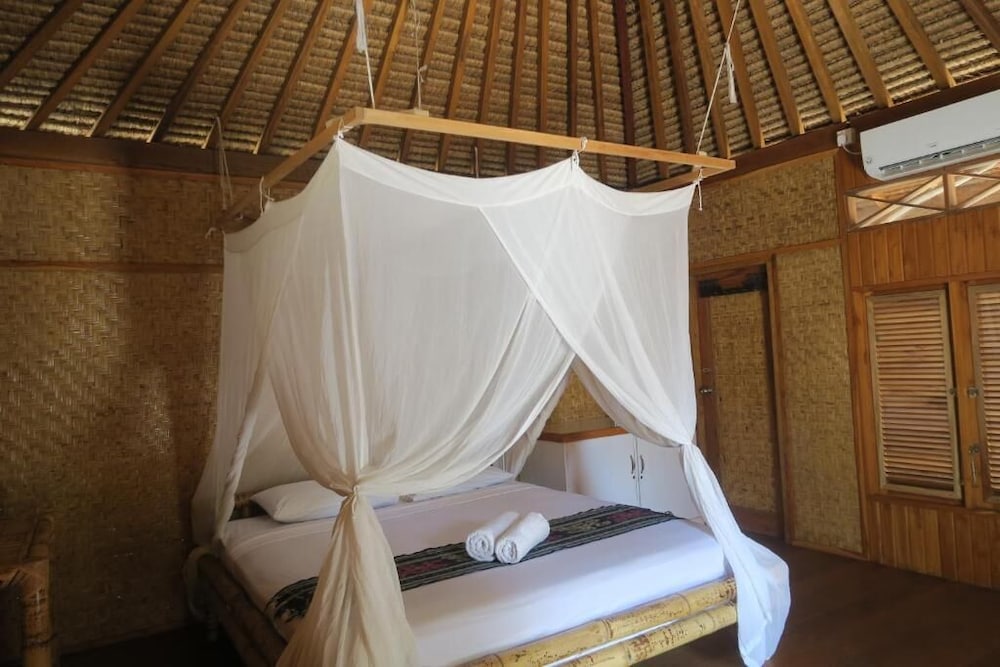 Bungalow - Beach Front, Private Bathroom - Photo 5