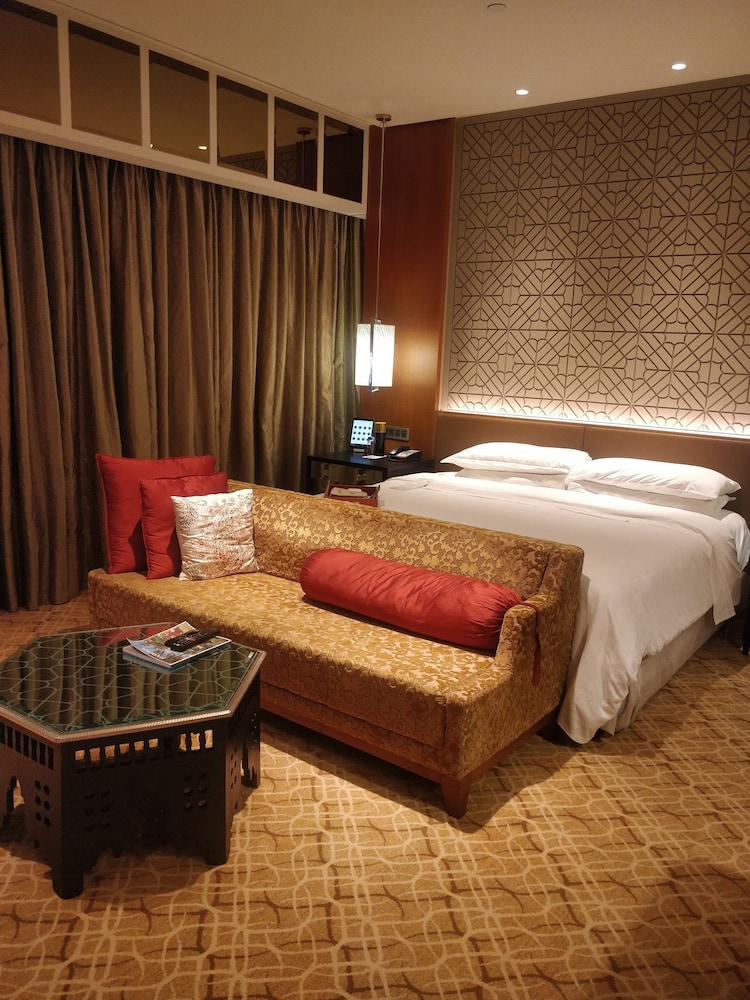 Towers Exclusive, 1 Queen Bed or 2 Twins, City view, Balcony photo 3