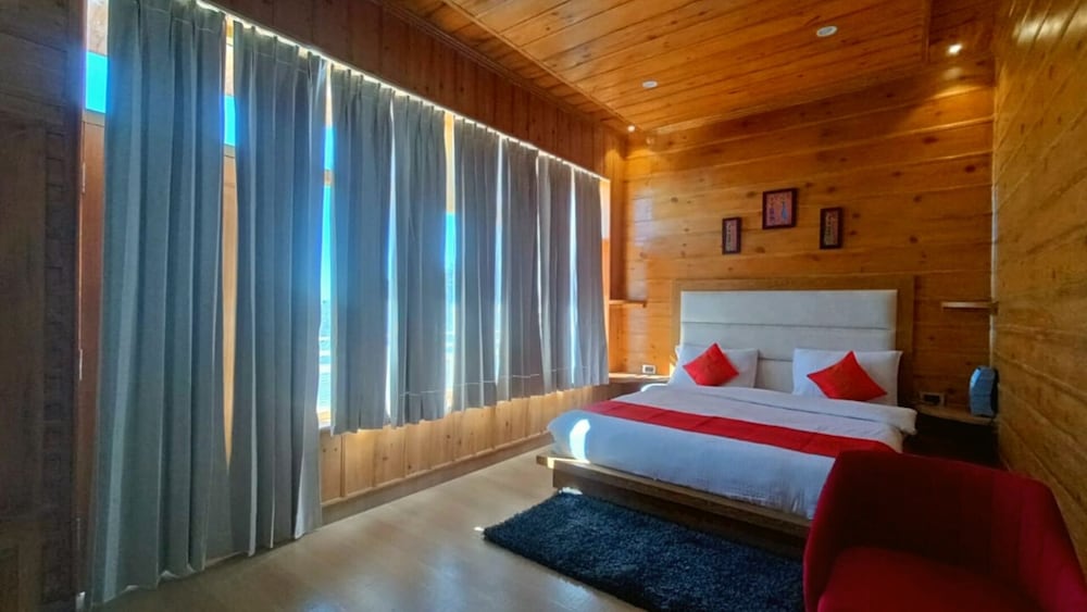Valley View Room With Balcony - Photo 9