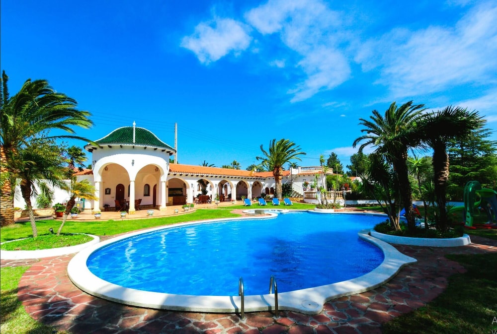 Villa, 5 Habitaciones, Fumadores, Piscina Privada