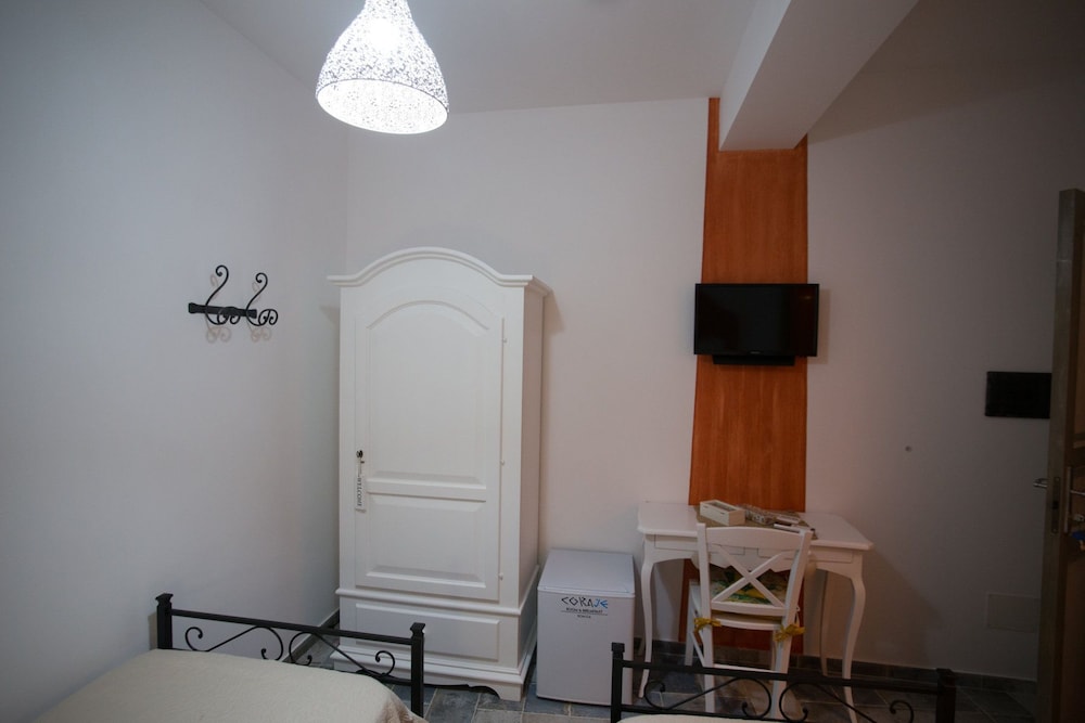 Classic Double or Twin Room photo 2