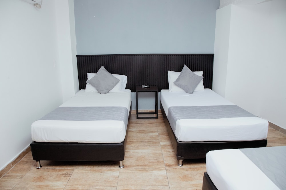 Triple Room, 1 Bedroom photo 1