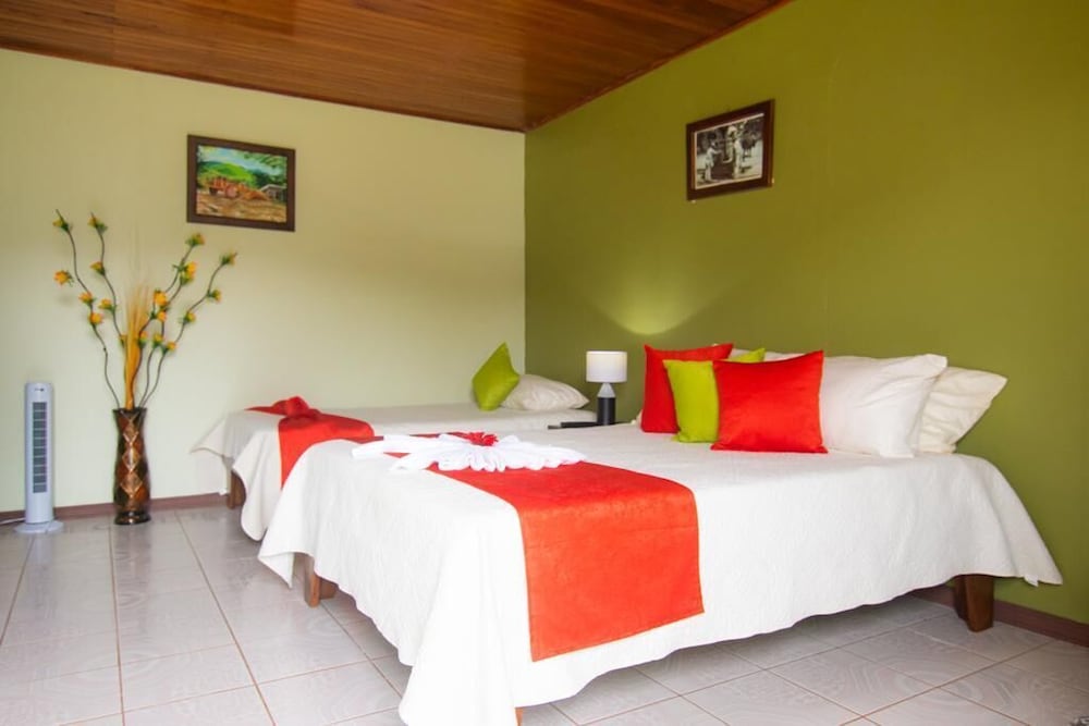 Standard Triple Room, Garden View photo 3