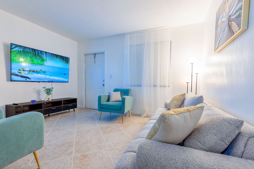 Apartment photo 1