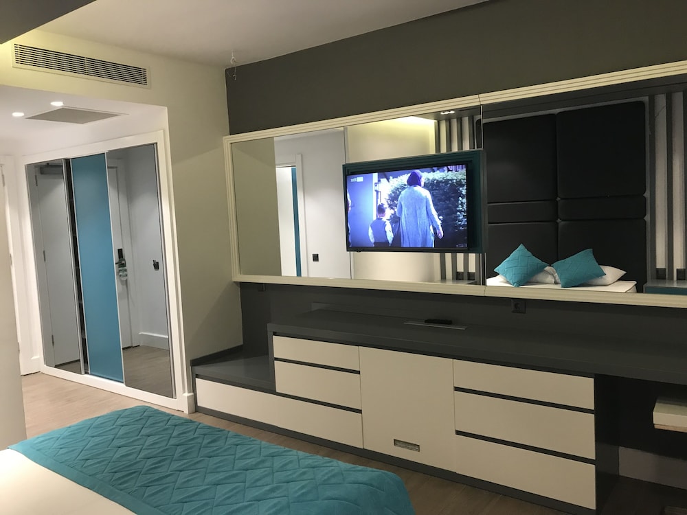 Deluxe Double Room - Photo 12