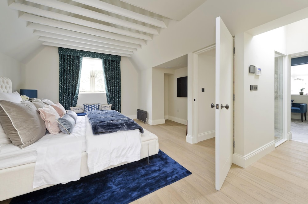 Stunning 5 bed Fulham Home w Indoor Pool Sauna and Private Garden, Photo 23