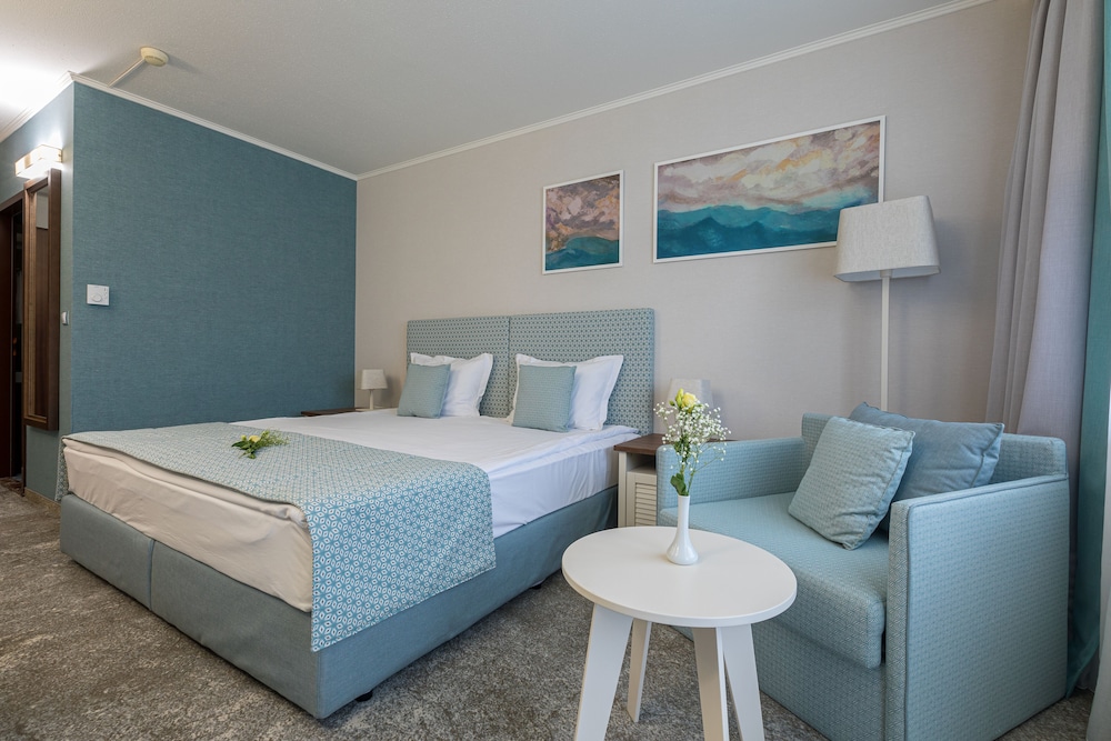 Classic Double or Twin Room photo 2