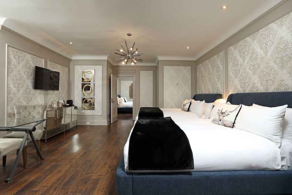 Suite, Multiple Beds, Non Smoking thumbnail 6