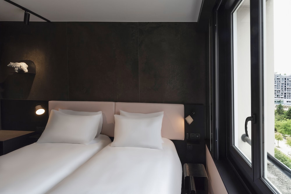 Chambres Adjacentes 1 Chambre 2 lits simples et 1 Chambre double
