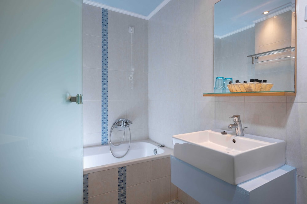 Suite, Sea View
