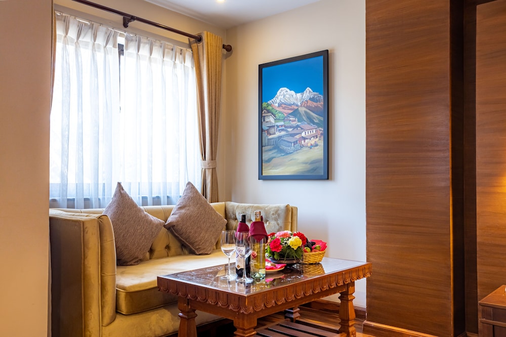 Executive Suite - Photo 5