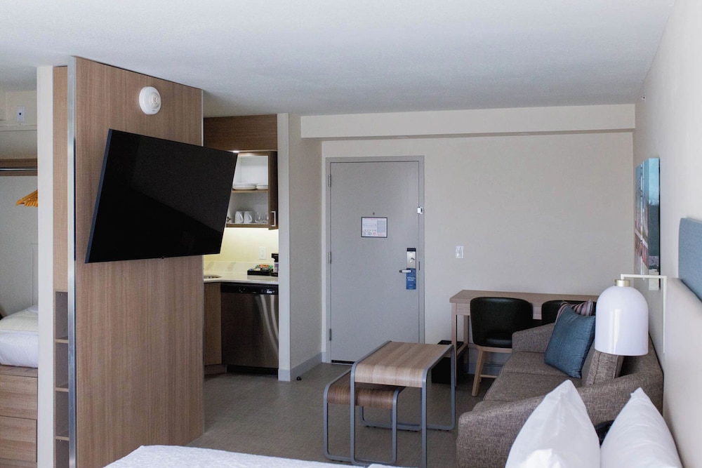 Studio Suite, 2 Queen Beds (Shower Only) - Photo 8