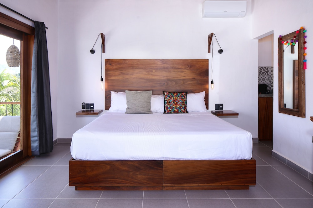 Suite, Sea View (#4) - Photo 14