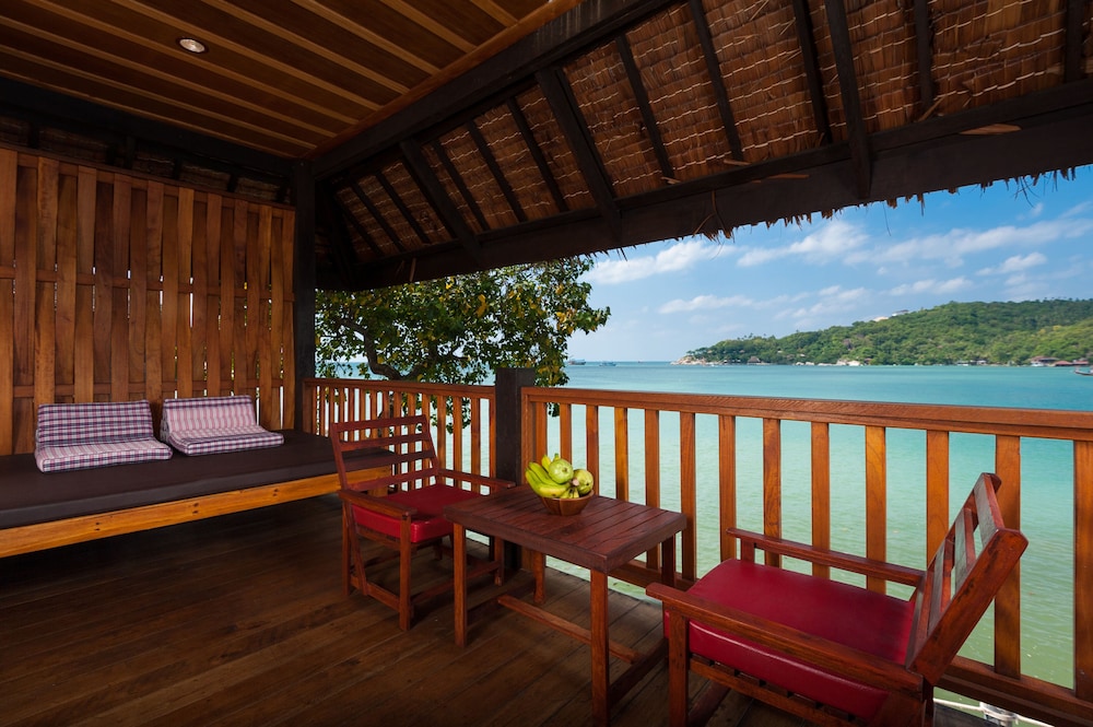 Deluxe Room, Beachfront (Free pick up and dop off at Mae Haad) - Photo 2