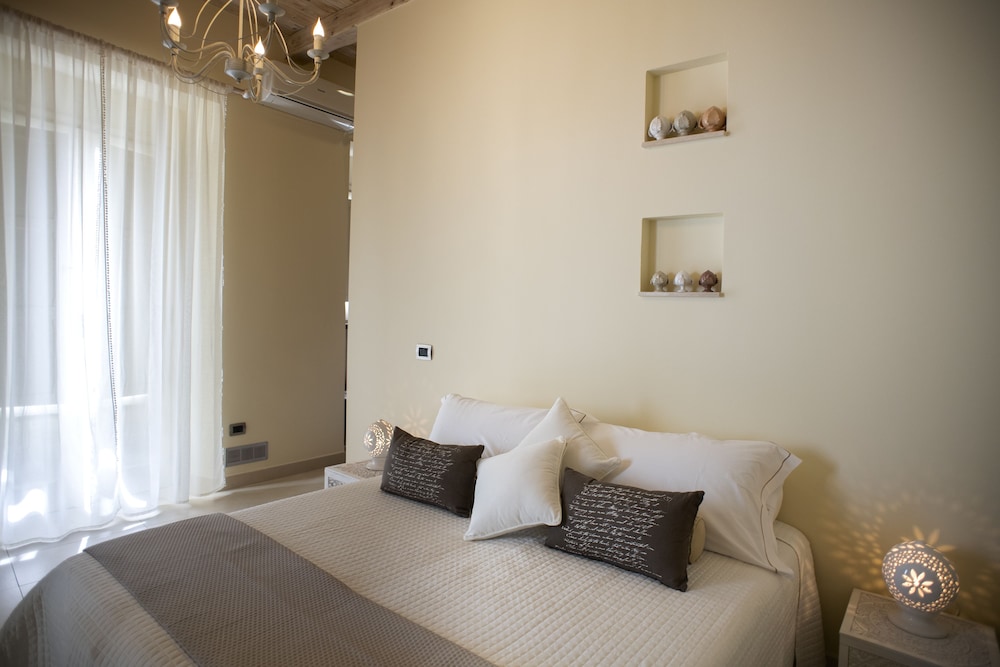 Deluxe Double Room - Photo 1