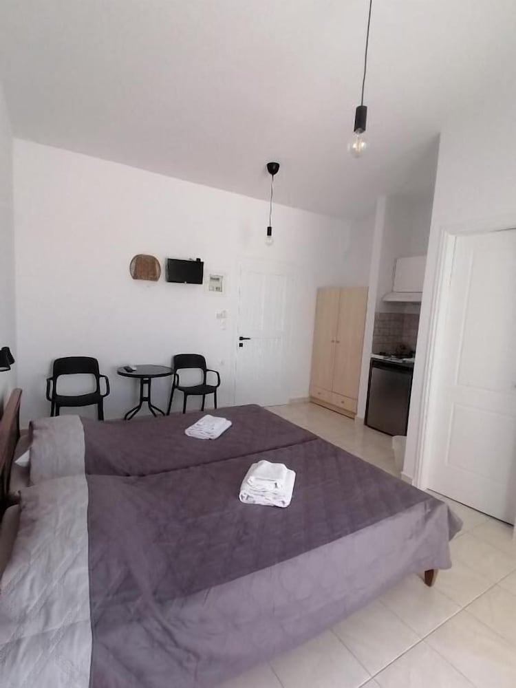 Economy Double or Twin Room, Garden View photo 3