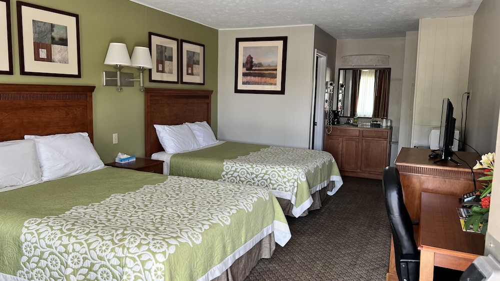 Standard Double Room, 2 Queen Beds photo 1