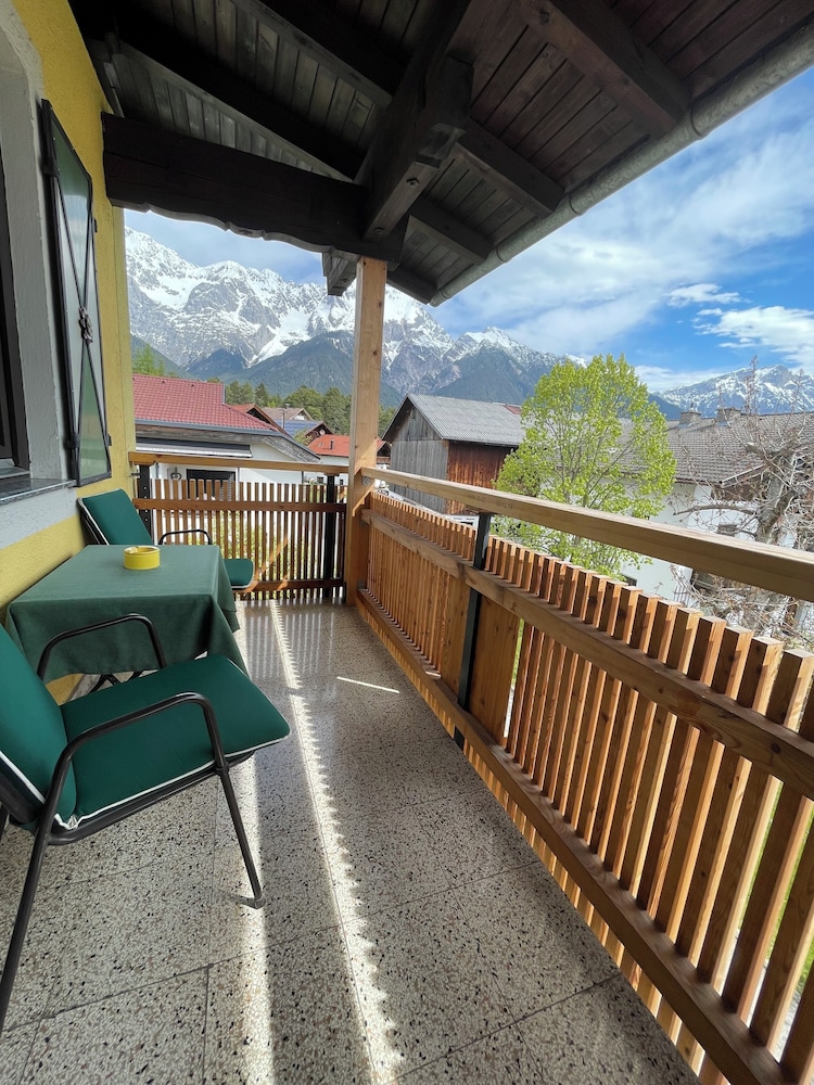 Double Room, Balcony, Mountain View photo 2