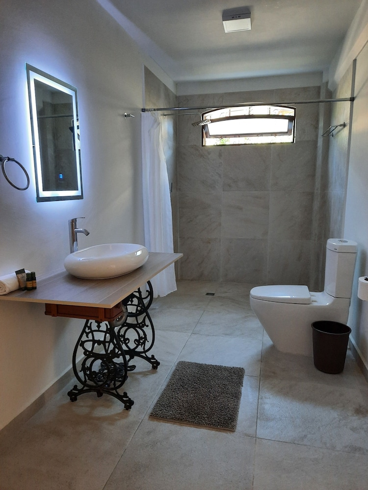 Deluxe Double Room, 1 Bedroom, Patio, Courtyard View photo 3