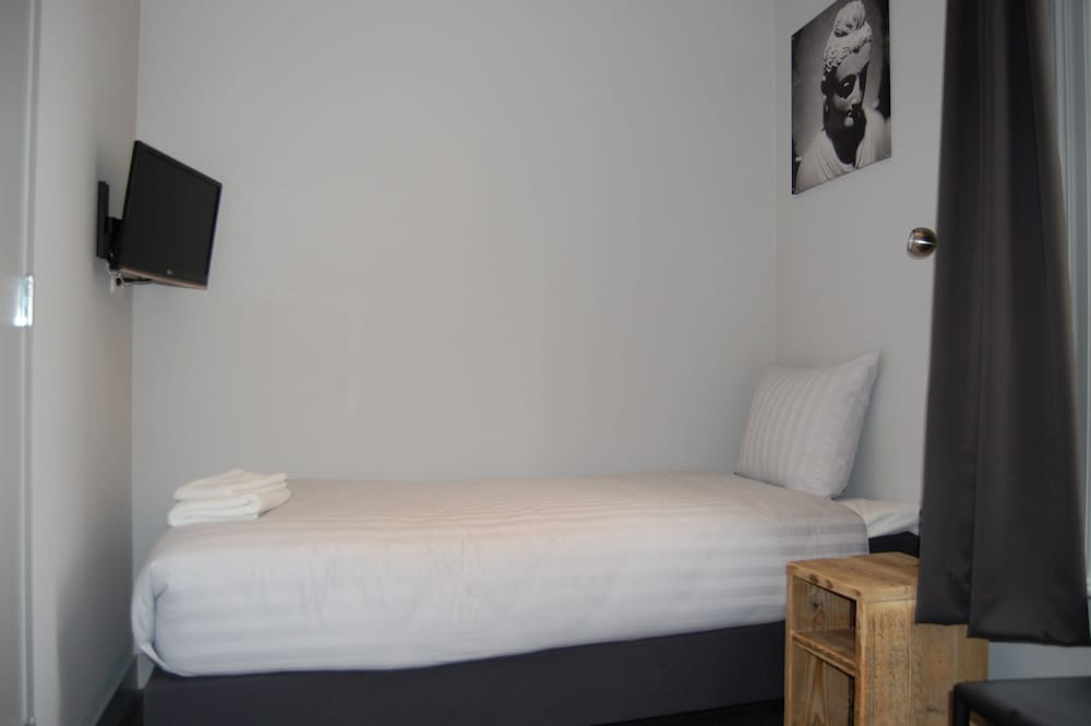Premium Single Room photo 3