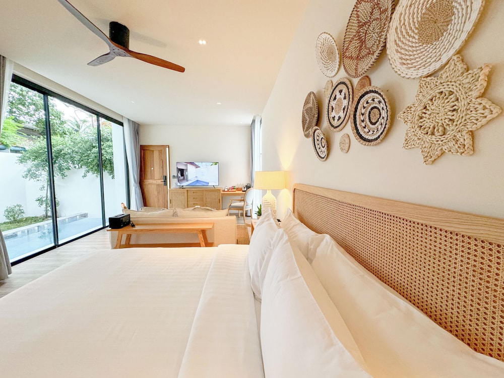 Executive Pool Villa (Roundtrip airport transfer) - Photo 1