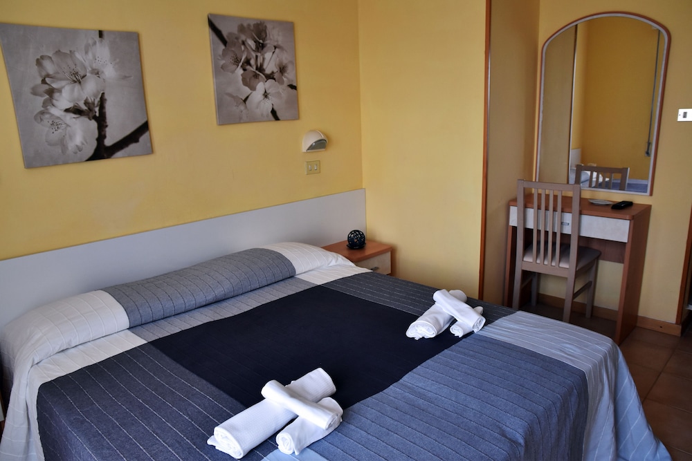 Double Room - Photo 1