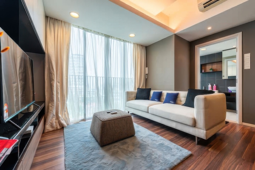 Deluxe Apartment, 2 Bedrooms, Balcony, City View