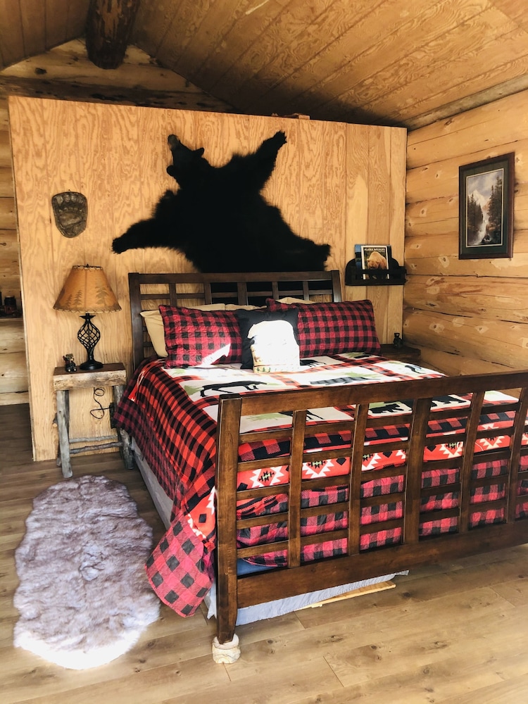 Bear Cabin, Mountain view photo 1