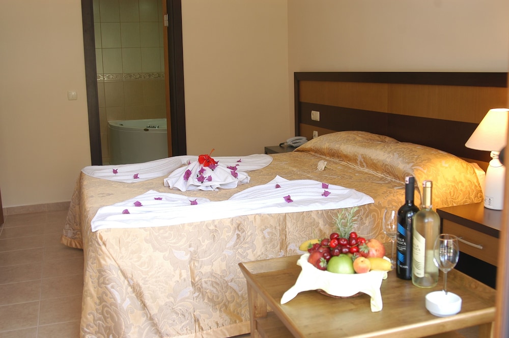 Suite - Photo 2