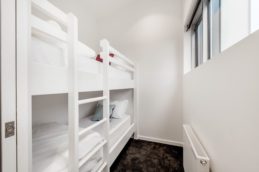 6 Share 3 Bedrooms (2 King and 1 Bunk) photo 2