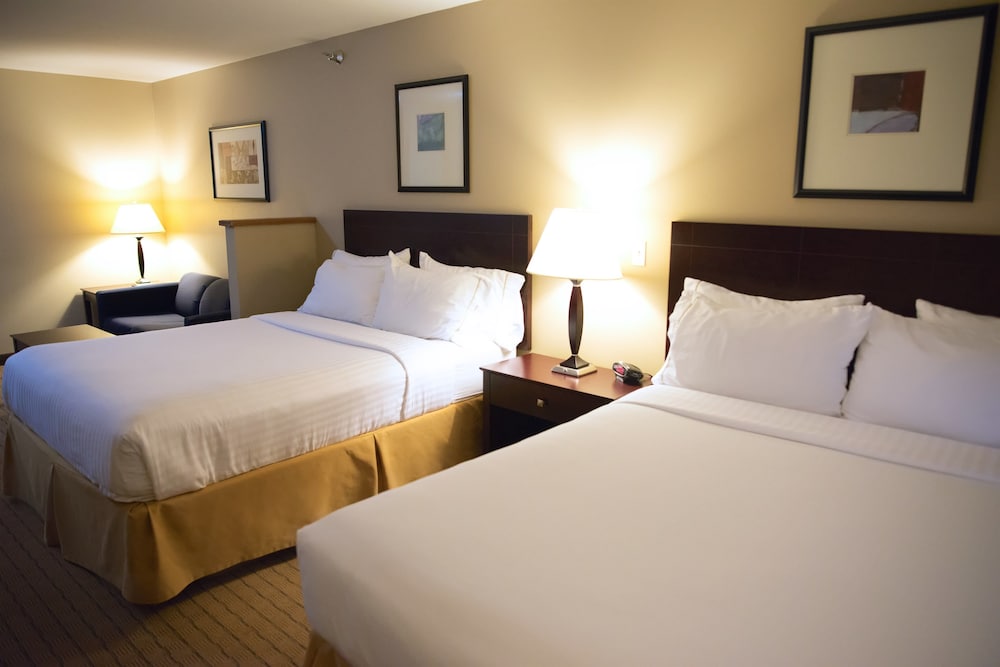 Suite, 2 Queen Beds - Photo 8
