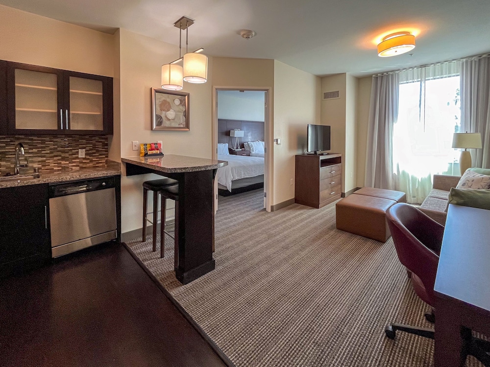 Suite, 1 Bedroom, 2 Queens O2ON