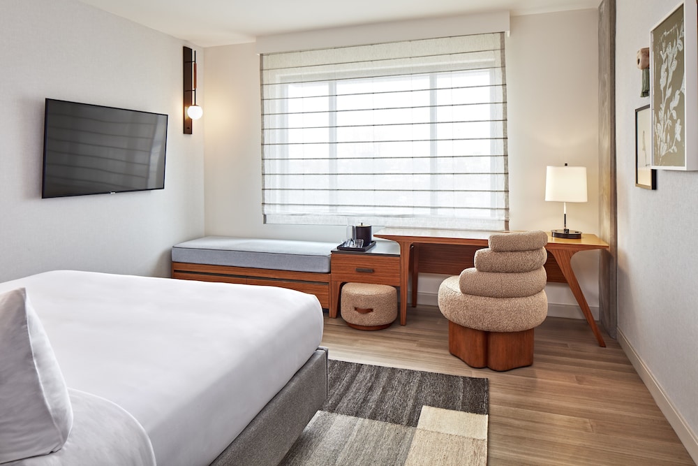 Room, 2 Queen Beds - Photo 3