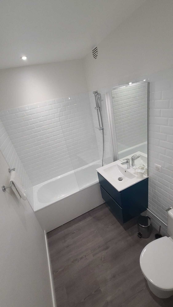 Superior Quadruple Room, 1 Queen Bed with Sofa bed, Balcony, Sea View