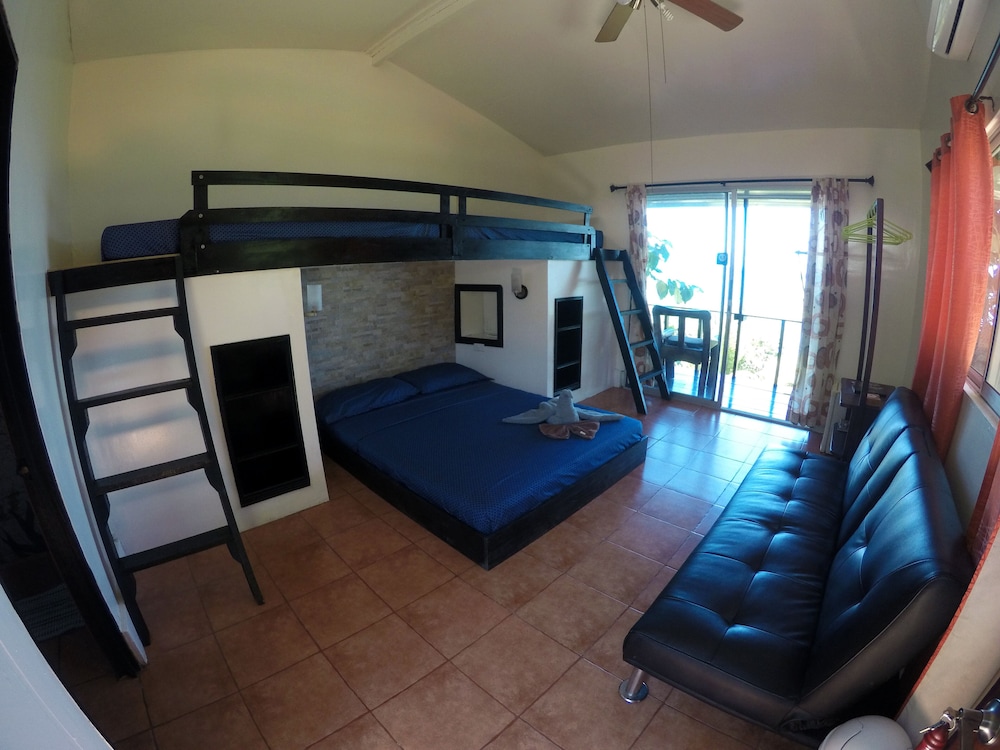 Quadruple Room, 1 Bedroom, Ocean View, Oceanfront