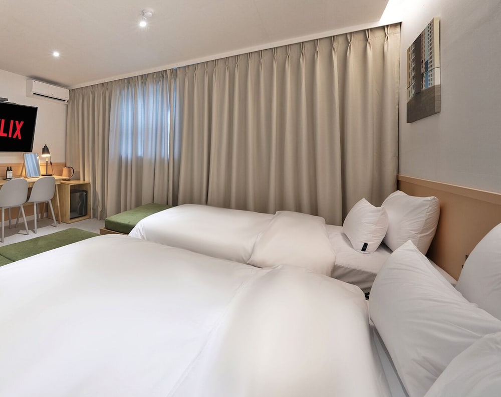 Family Twin Room