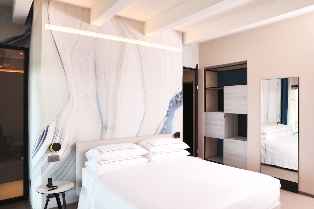 Premium Double with Terrace (no SPA access) - Photo 2