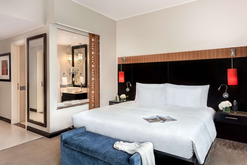 Executive Room, Evening Drinks & Canapes Section, Free Shuttle To Public Beach - Photo 2