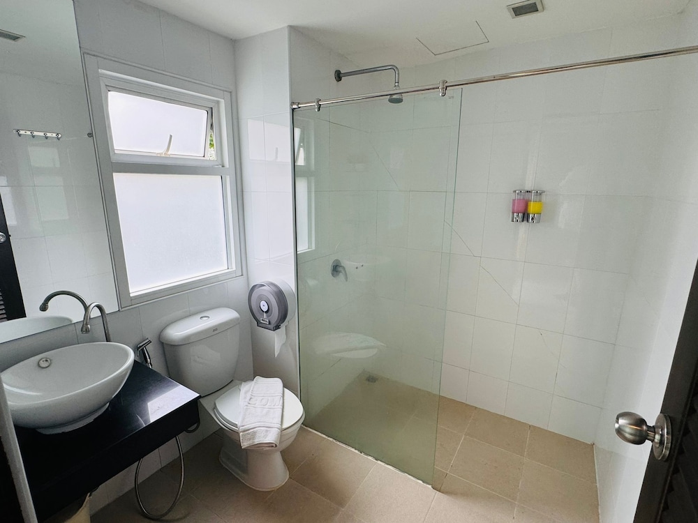 Deluxe Twin Room - Photo 2