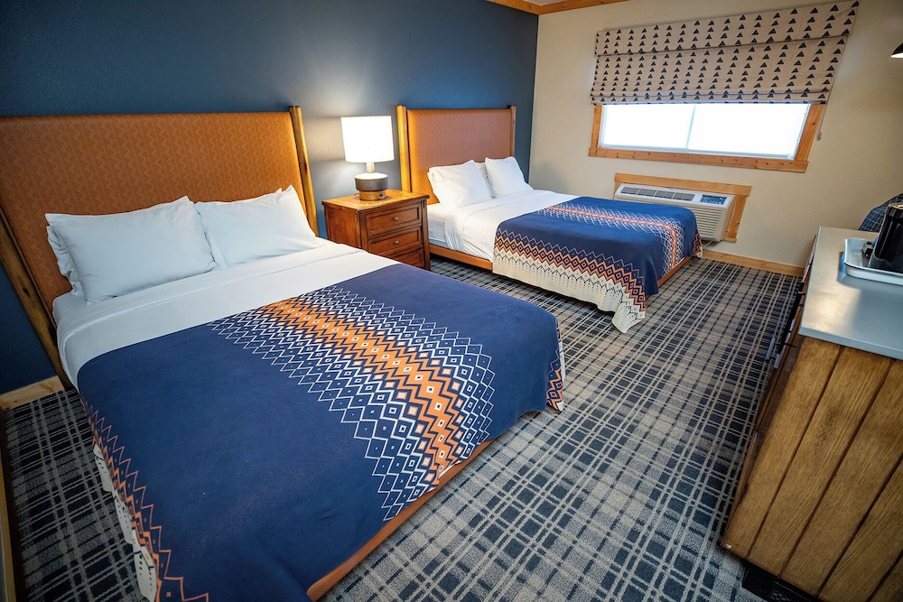 Cabin, 1 King Bed with Sofa bed - Photo 4