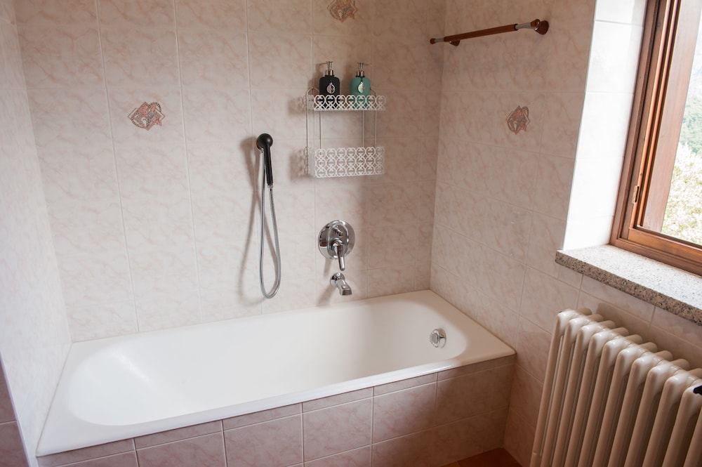 Villa, 3 Bedrooms, Lake View photo 3