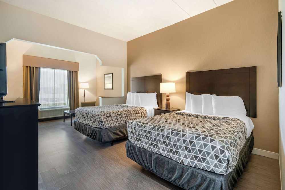 Suite, 2 Queen Beds, Non Smoking, Refrigerator & Microwave (with Sofabed) - Photo 1