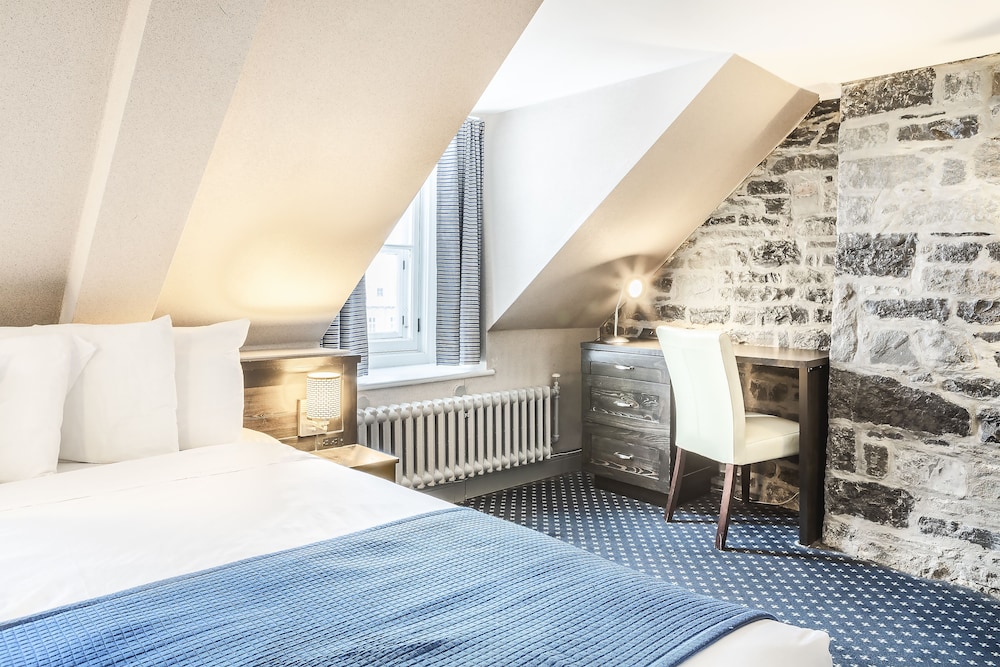 Superior Room, 1 Queen Bed photo 3