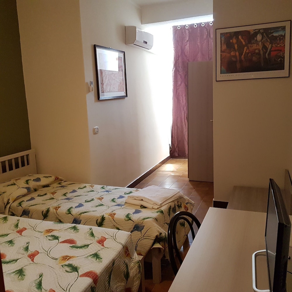 Classic Triple Room photo 3