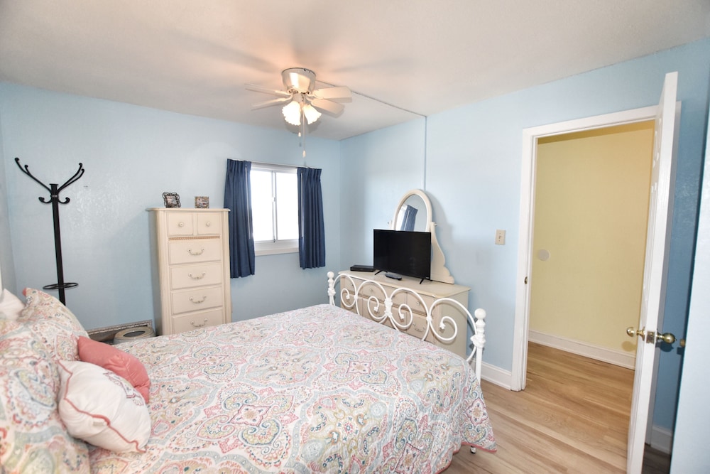 Condo, 1 Bedroom photo 2